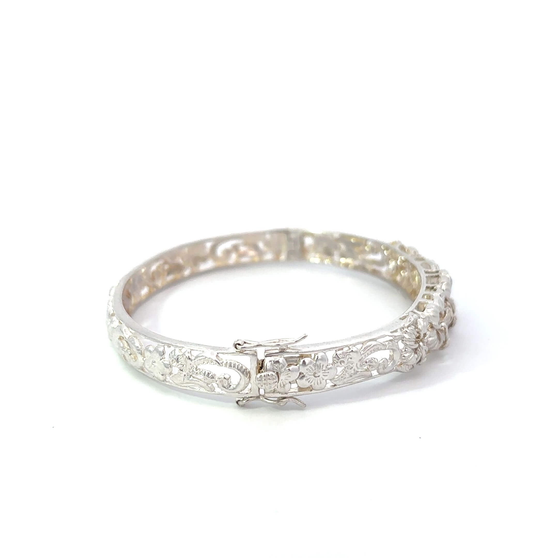 ''Jeyne'' Zilveren armband met hibiscusbloemen