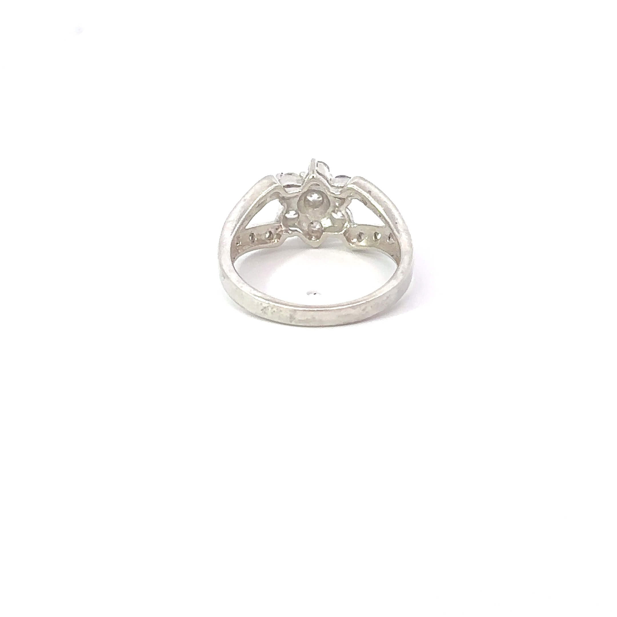 Zilveren ''Rihanna'' ring met Bloem van Zirkonia’s