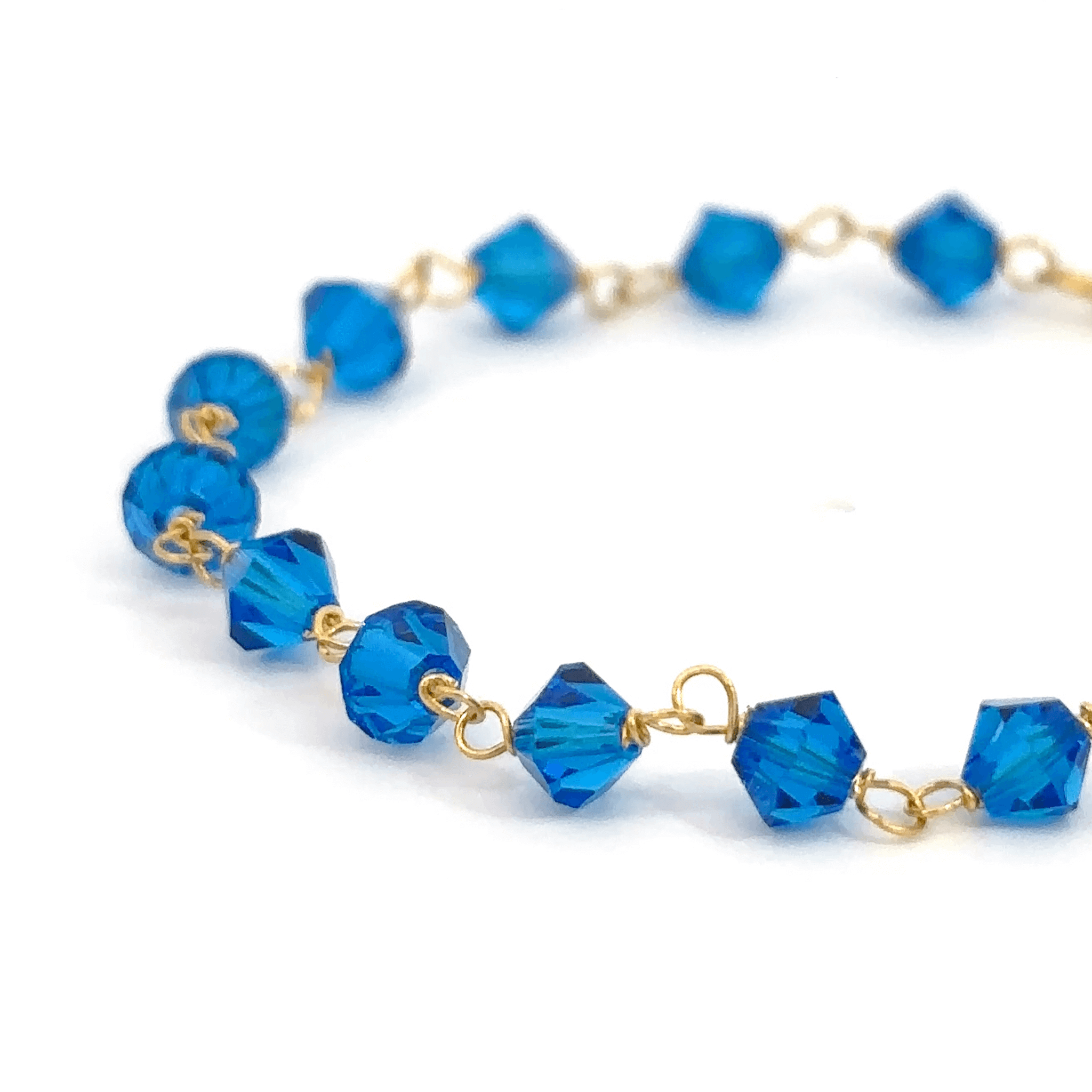 ''Indigo'' Gouden 14k babybracelet met ogri-ai kralen en naamplaat
