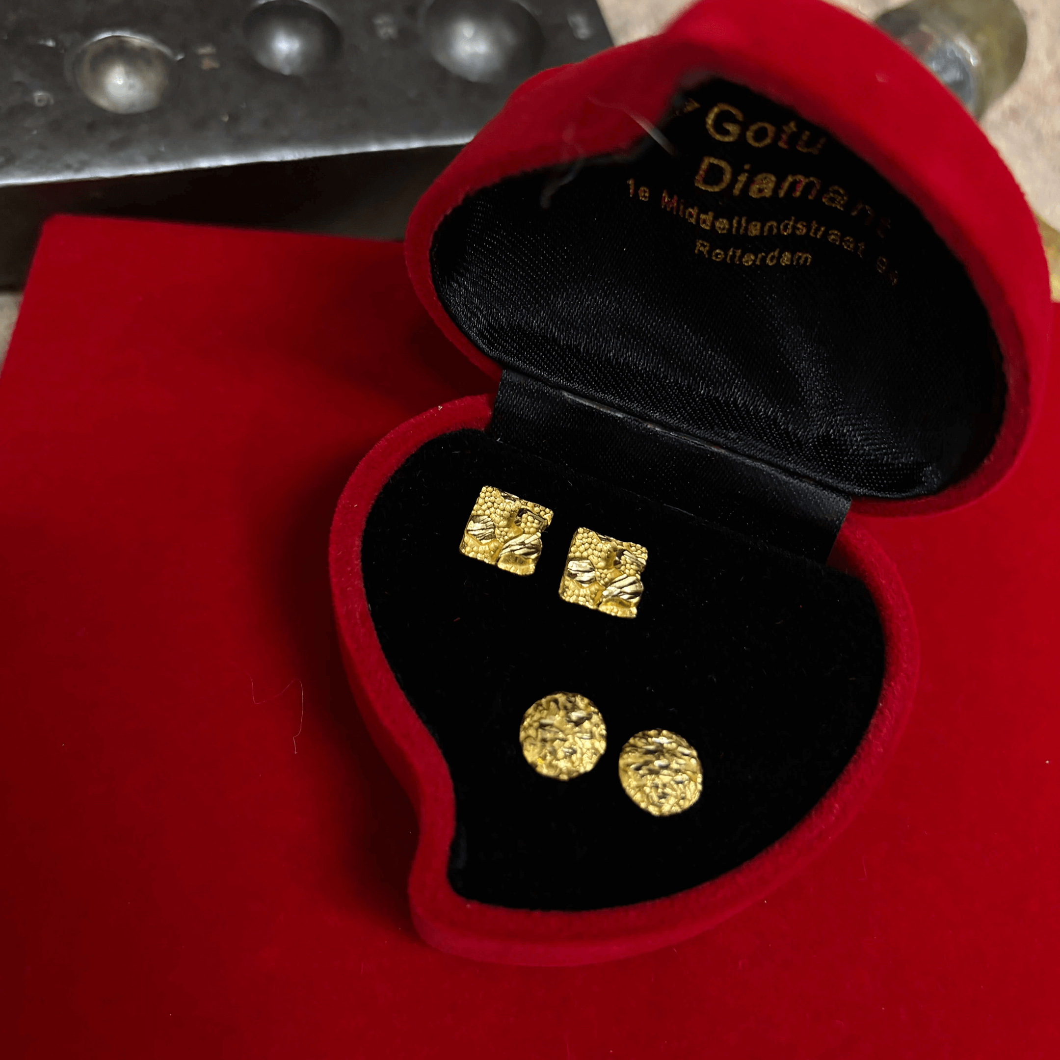 Gouden 14k ronde piet piet oorknoppen