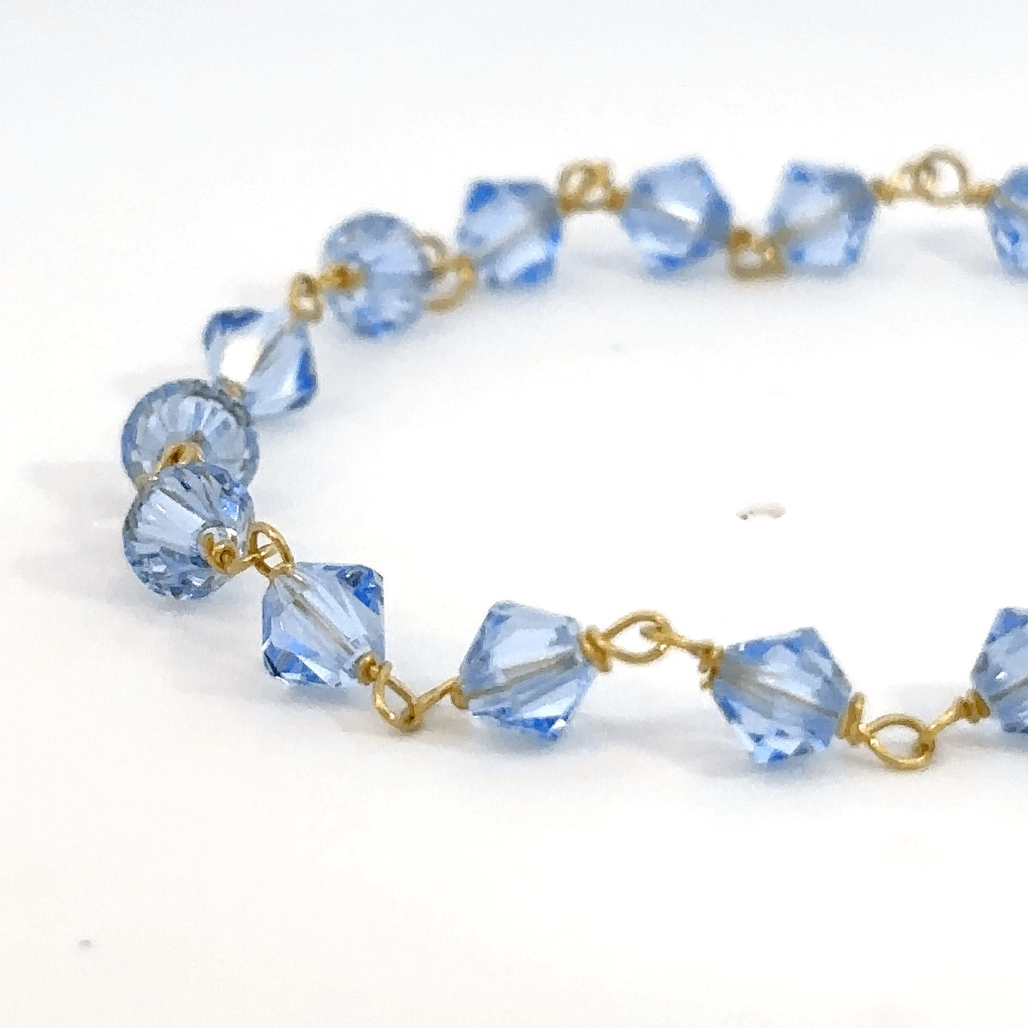 ''Kibri'' 14K babybracelet met ovale naamplaat met rope chain en (ogri ai) kralen