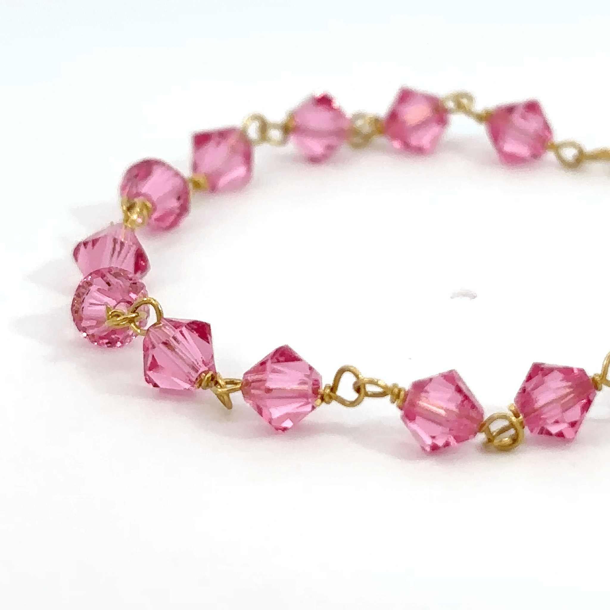 ''Indigo'' Gouden 14k babybracelet met ogri-ai kralen en naamplaat